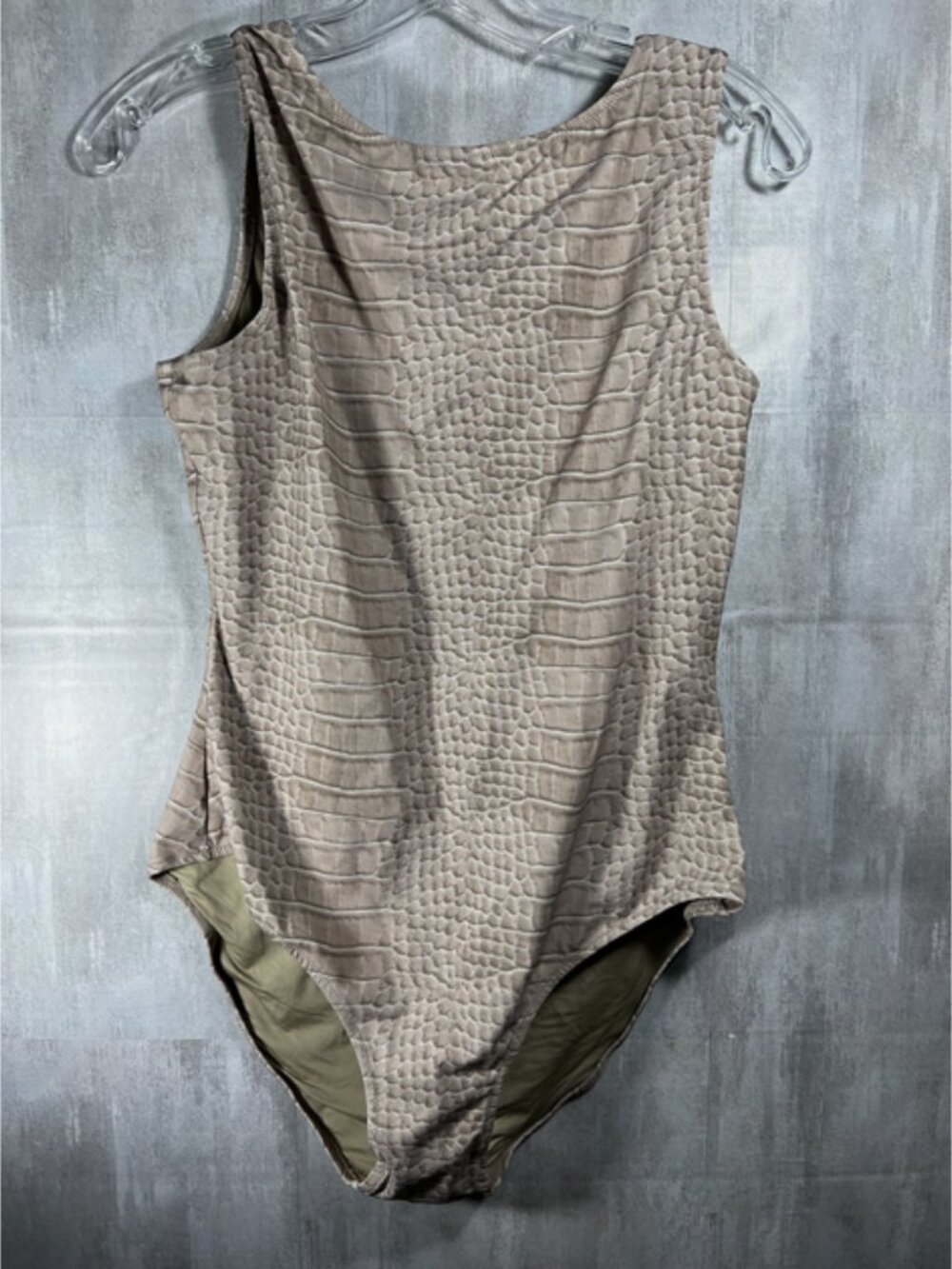 SKIMS SIGNATURE SWIM SCOOP NECK ONE PIECE